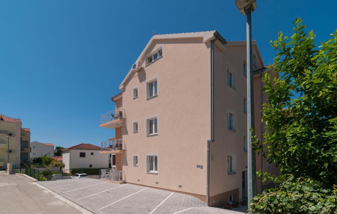 Apartments Island Beat Supetar Exterior photo