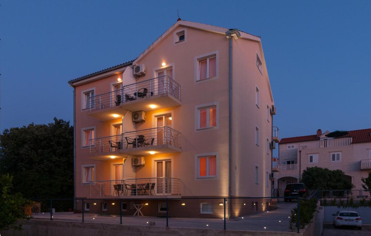 Apartments Island Beat Supetar Exterior photo