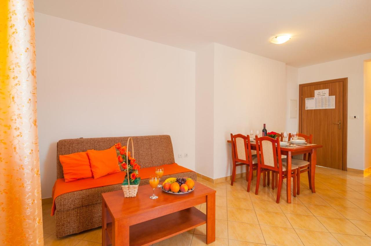 Apartments Island Beat Supetar Exterior photo