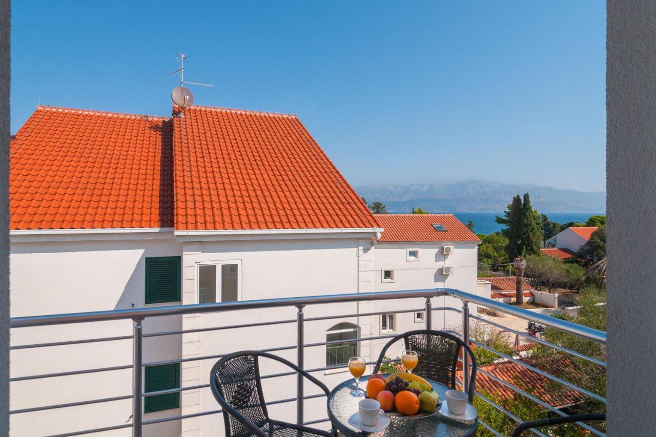 Apartments Island Beat Supetar Exterior photo
