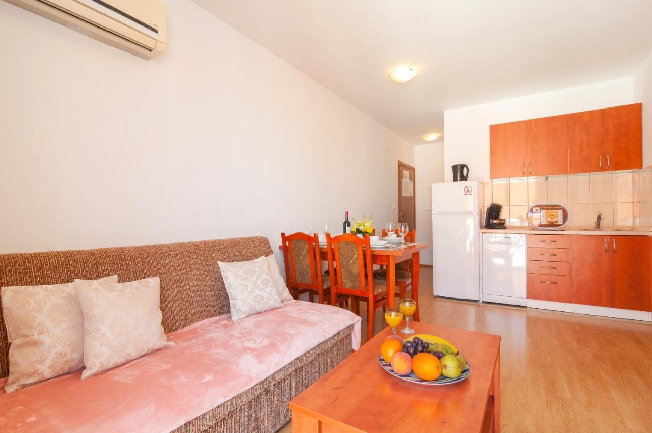 Apartments Island Beat Supetar Exterior photo
